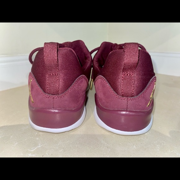 Nike Jordan Deca Fly Premium HC GG auburn velvet and gold - Picture 6 of 9